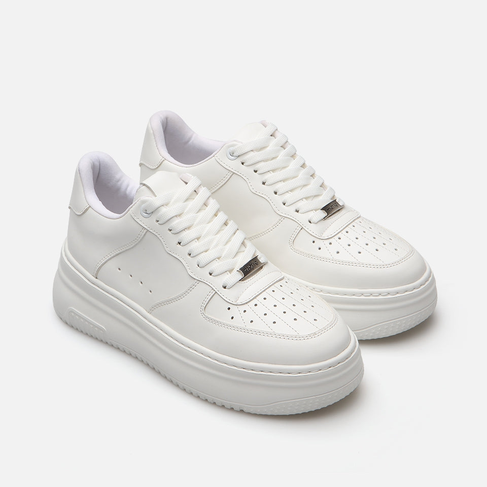 White Yaya Women's Sports Shoes